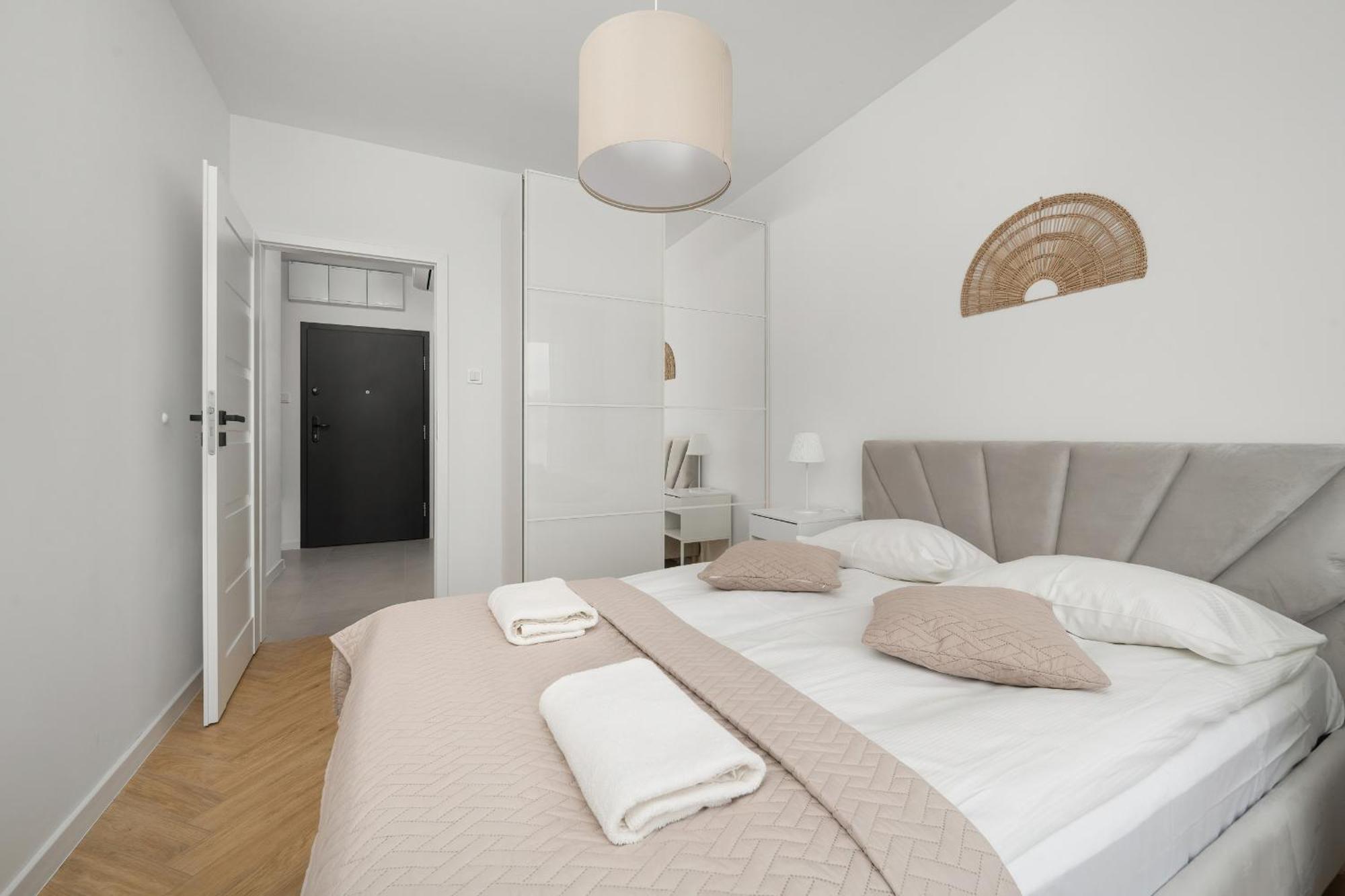 Stylowy W Odcieniach Bezu Balkon & Parking By Renters *