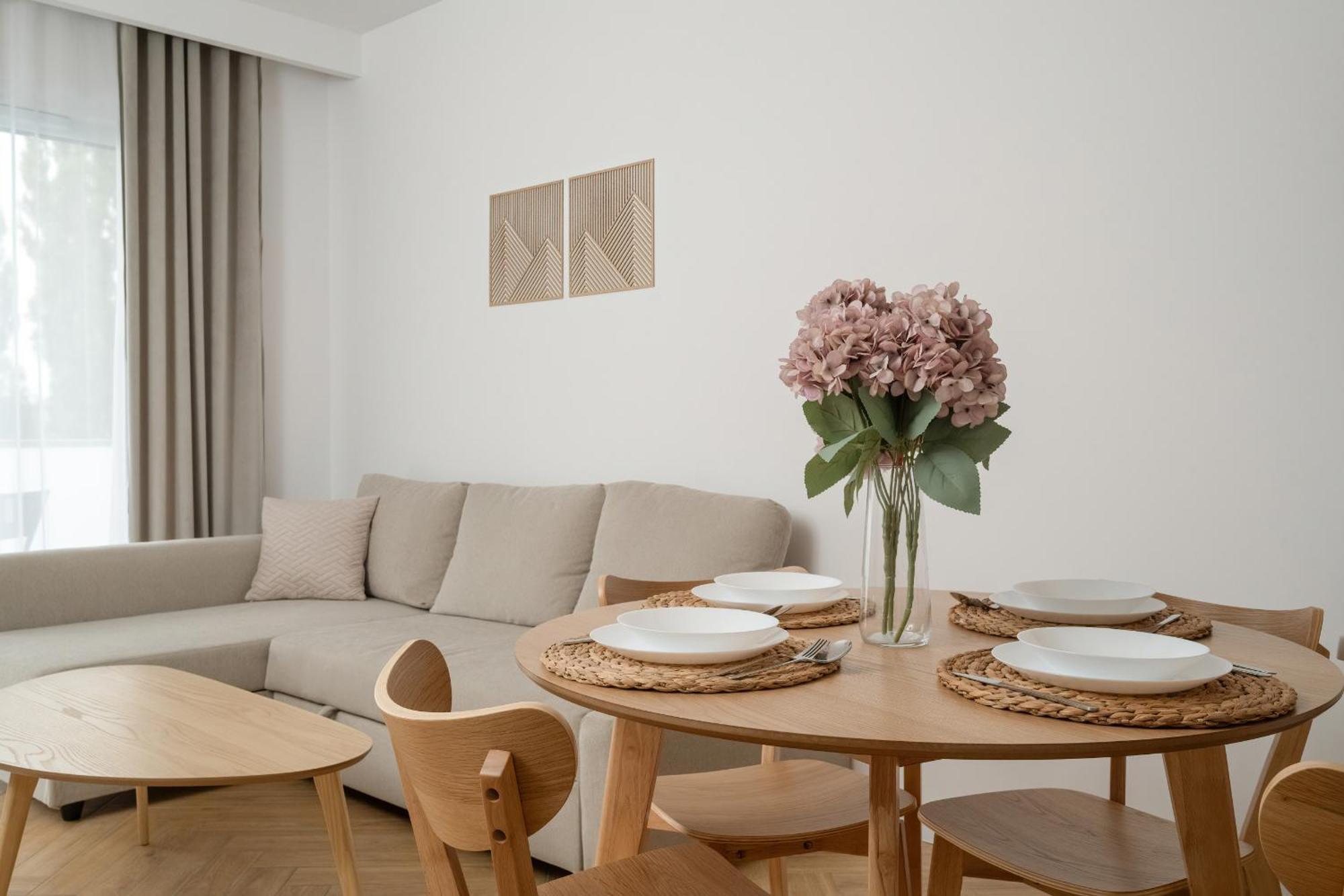 Stylowy W Odcieniach Bezu Balkon & Parking By Renters *